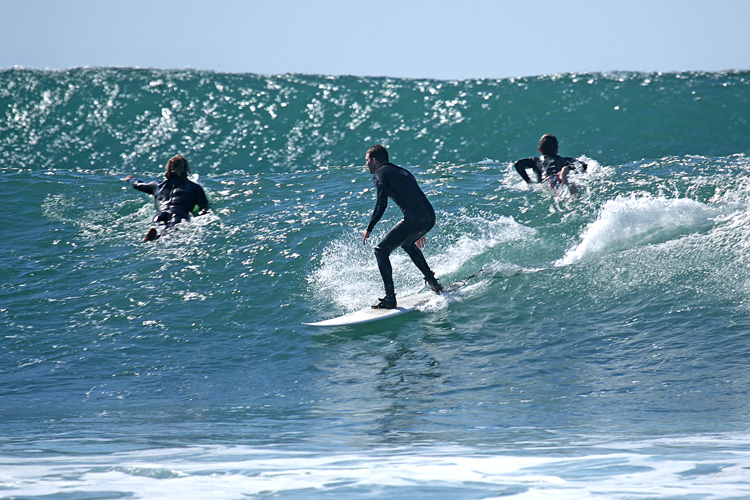 Image firstwaveoftheset.jpg