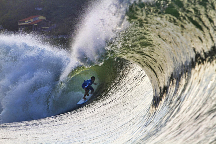 Image tijucawave.jpg